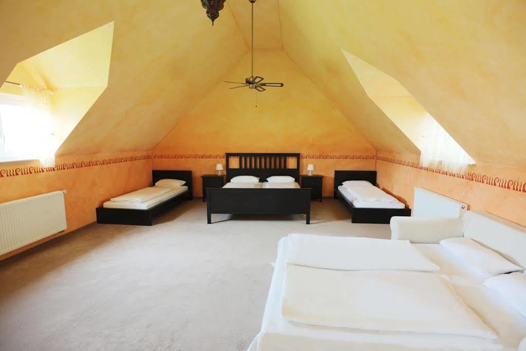 Hotel am Park Rust Bagian luar foto