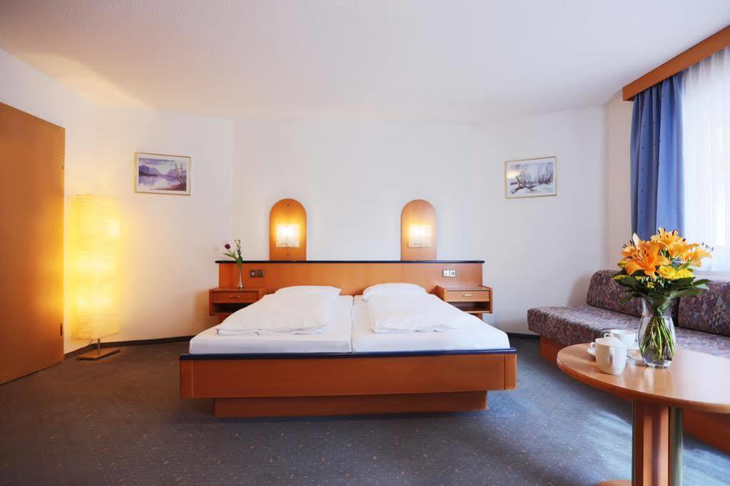 Hotel am Park Rust Bagian luar foto